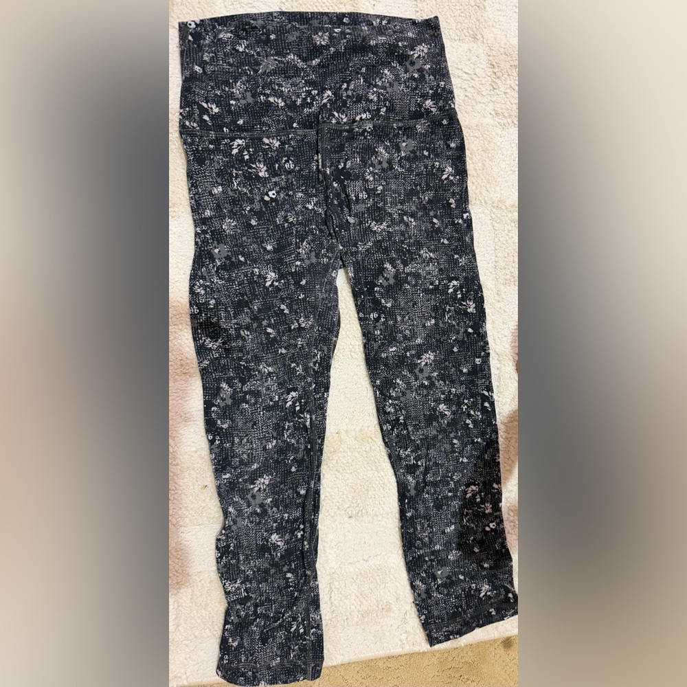 Lululemon Align 25’ size 6